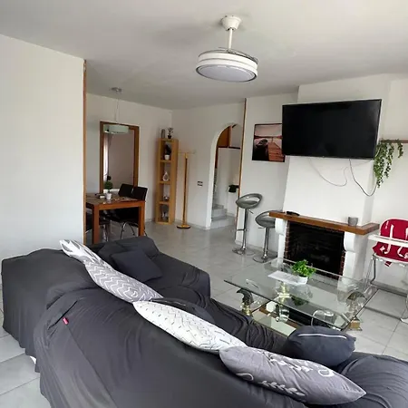 La Terraza Del Sol بيت للعطل كالافيل